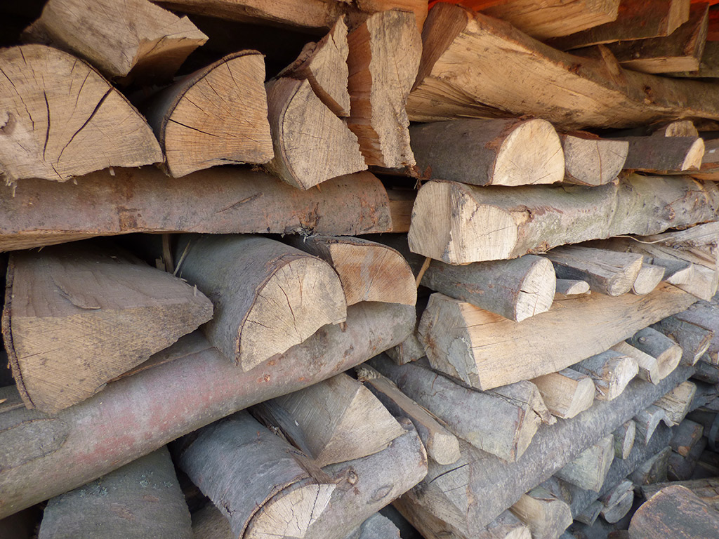 drewno-kominkowe-buk-sezonowane-24-kg-iglaco